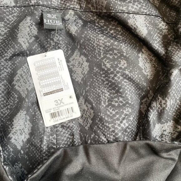 HUE Women's Reversible Ponte Leggings, Snake/Black 3X - Picture 5 of 6